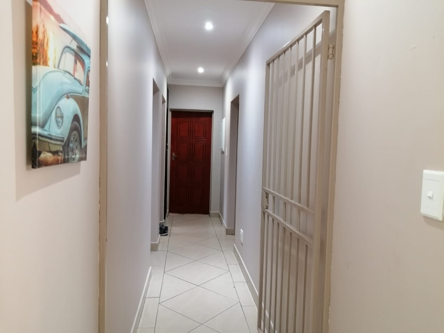 6 Bedroom Property for Sale in Zinniaville North West